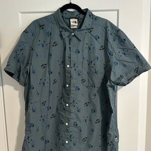 north face casual, button-down, short sleeve shirt. Like new, never worn.